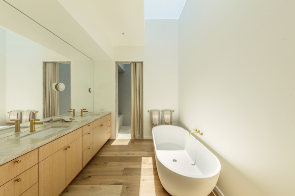 How to create a designer bathroom with the right furniture choices