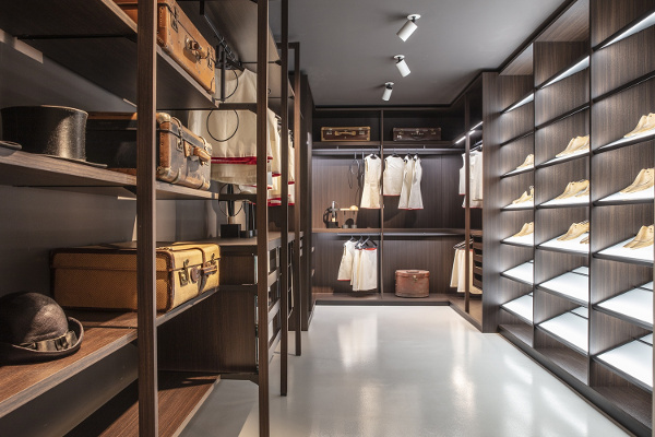 How to choose a designer walk in closet